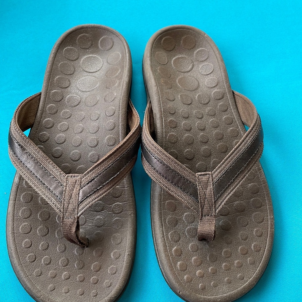 Women’s Orthaheel flip-flops size 9